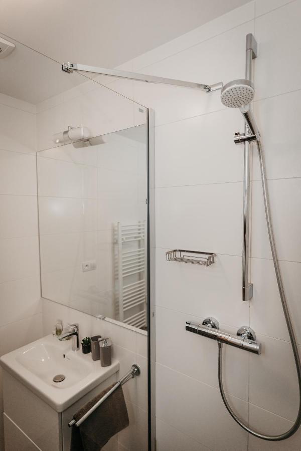 Old Town City Center Apartment 2 - Private Parking Included Kosice Exterior photo