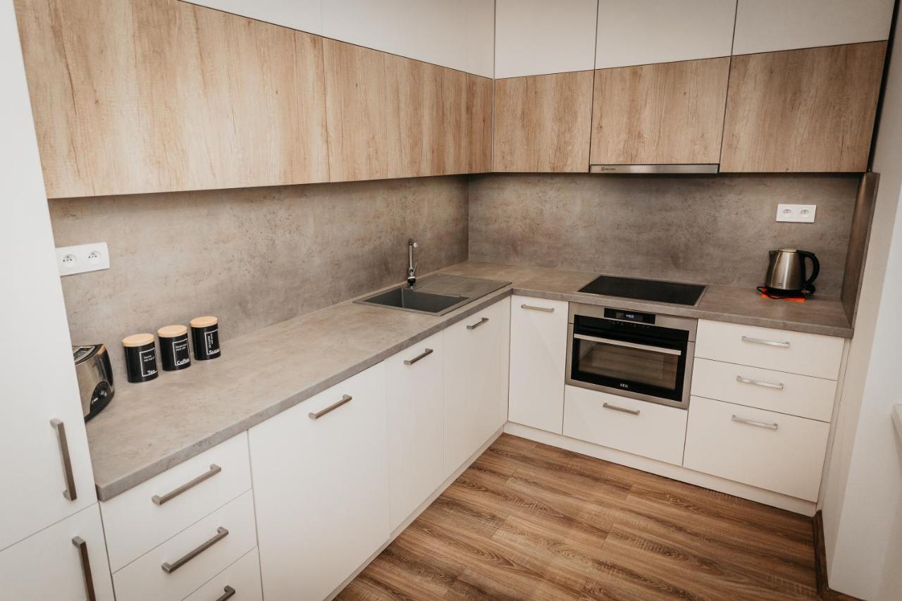 Old Town City Center Apartment 2 - Private Parking Included Kosice Exterior photo